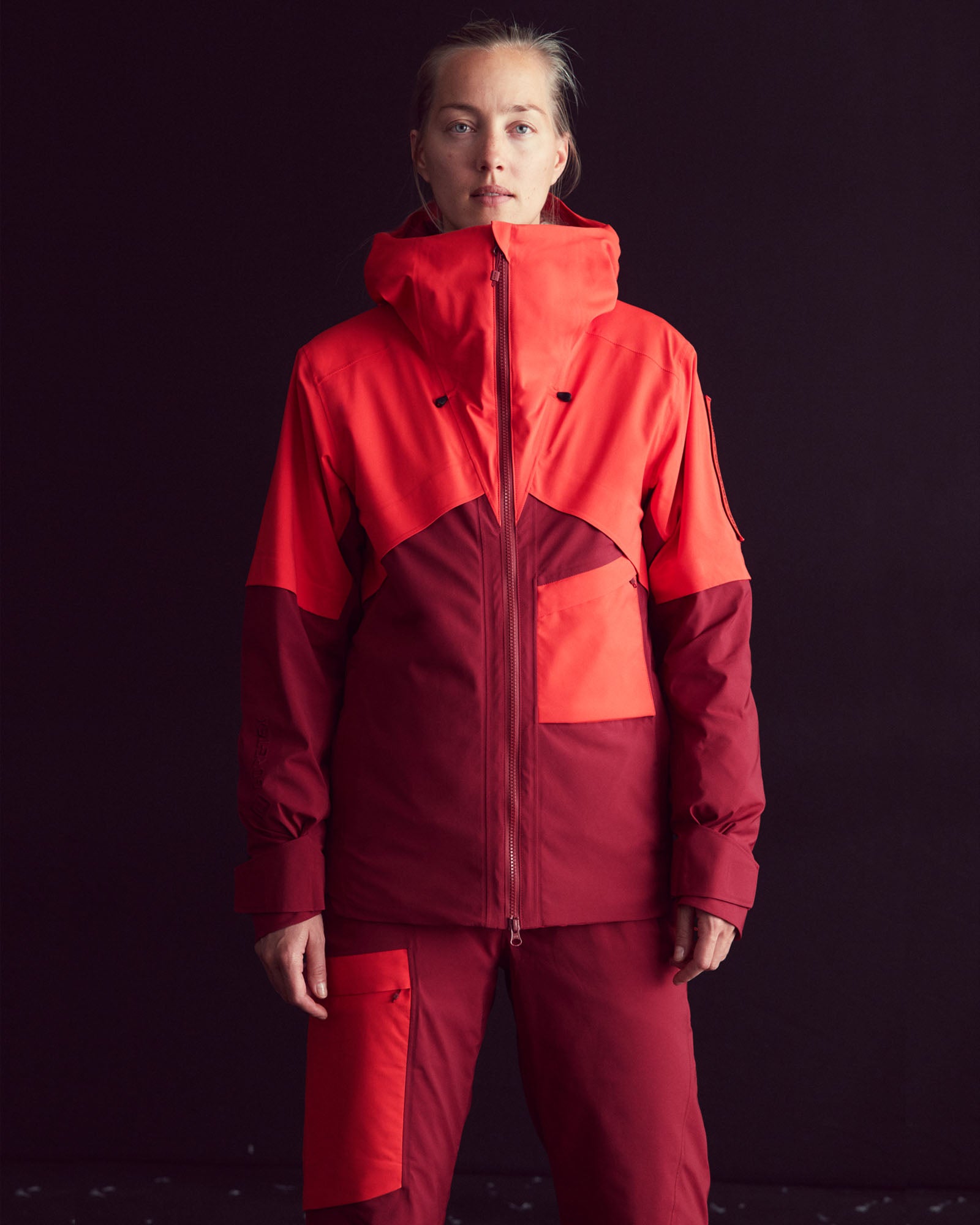 Dark red outlet ski jacket